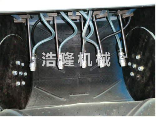 履带式喷砂机工作舱图片